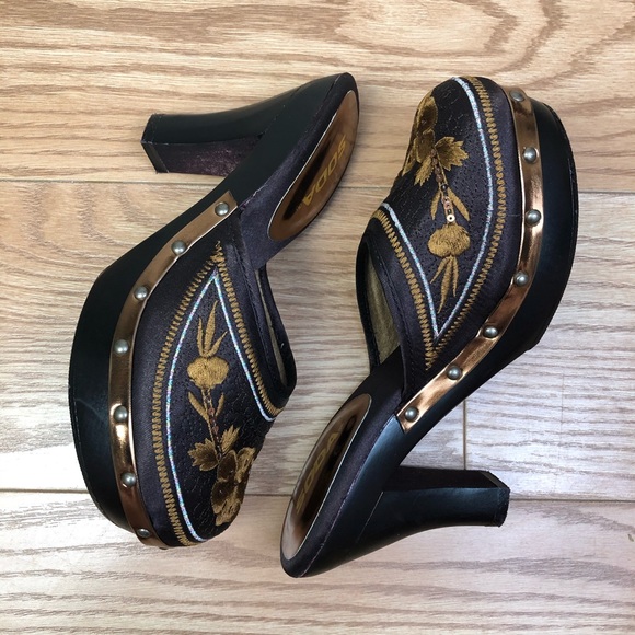 SODA Brown Satin Fabric Mule or Clog with Heel - Picture 2 of 10